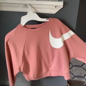 Women’s XS Nike crop sweater